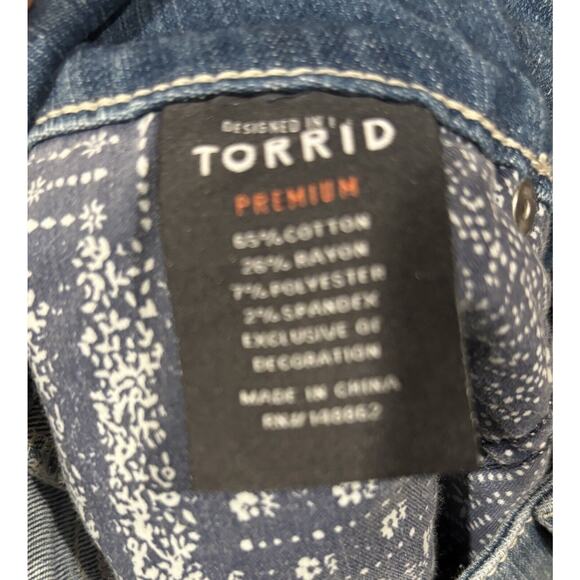 Torrid FeelTheFit Premium Stretch Jeans Blue Distressed Bombshell Straight 14R - Picture 7 of 7